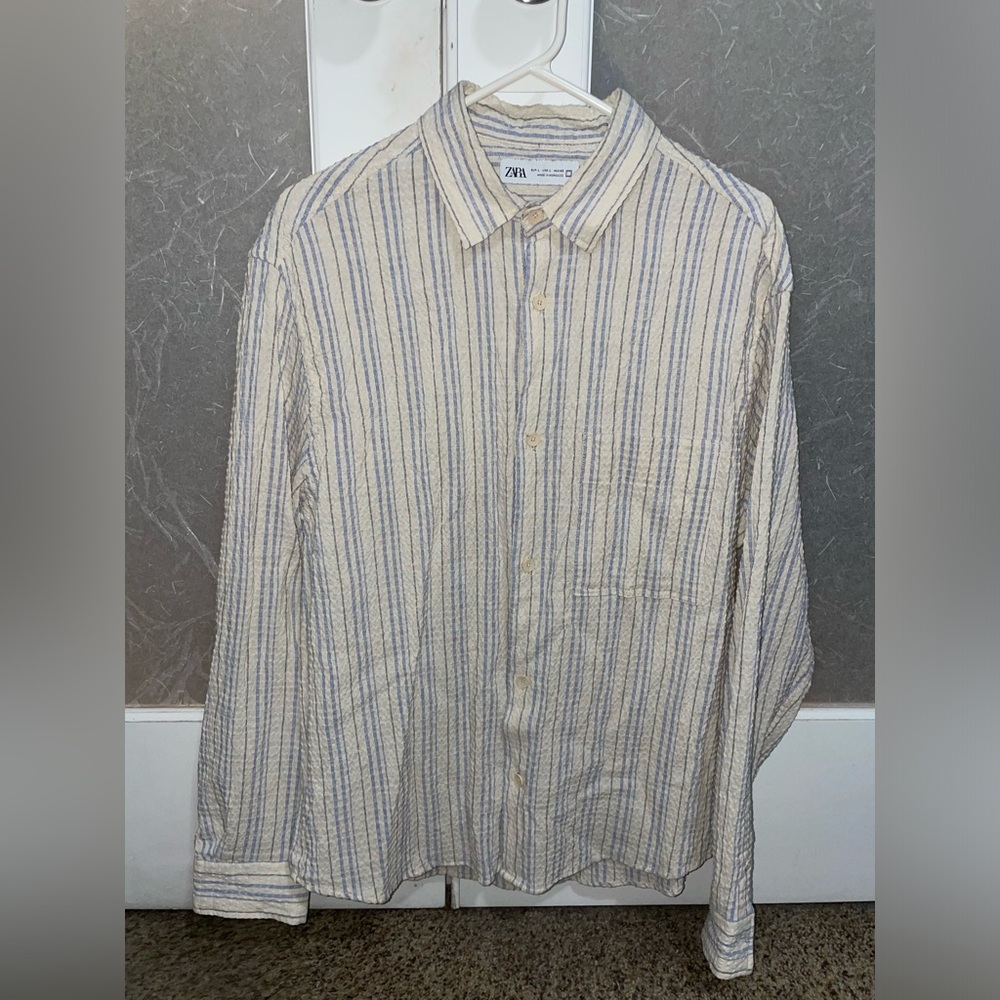 Mens Zara cream and blue textured button up shirt in large